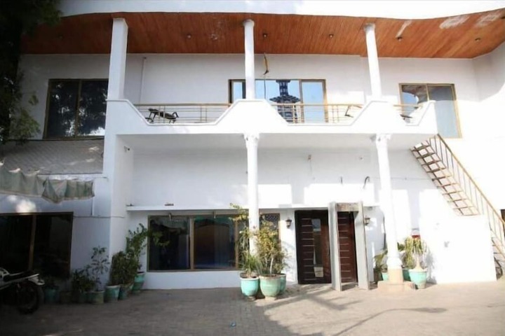 HOTEL OR ODYSSEY RESIDENCE