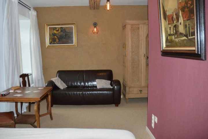 Room 3 of 15