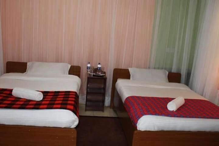 Room 7 of 13