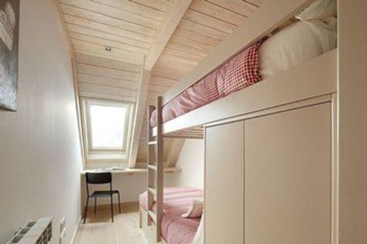 Room 8 of 24