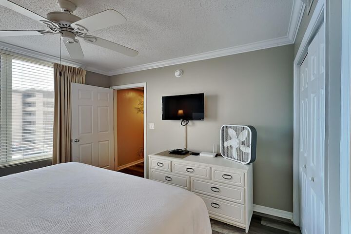 Room 13 of 118