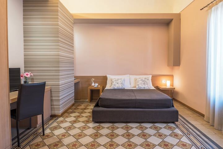 Room 10 of 76