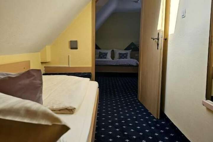 Room 12 of 24