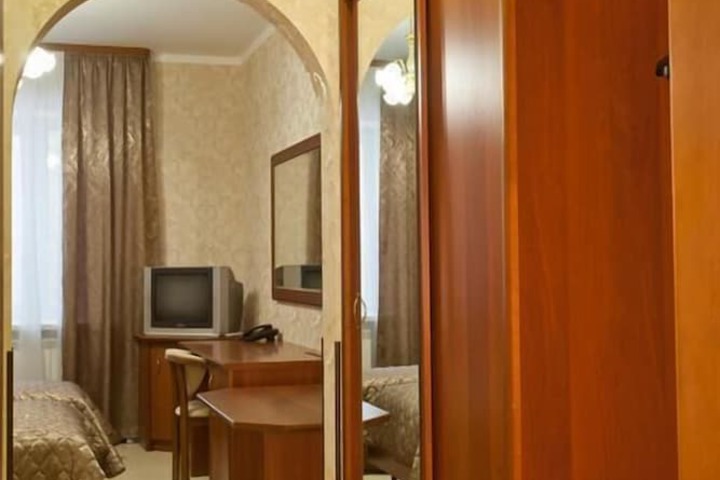 Room 17 of 31