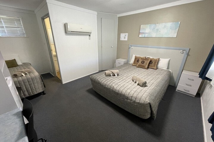 Room 11 of 21