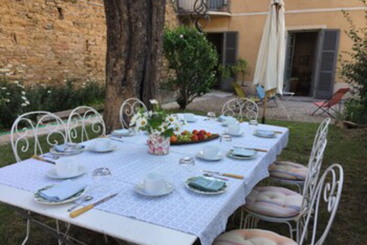Breakfast/Coffee Service 9 of 49