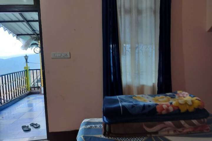 Room 21 of 77