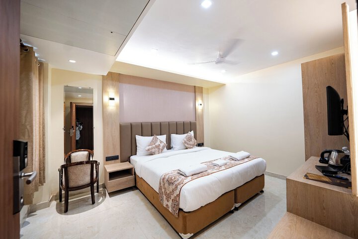 Room 10 of 24