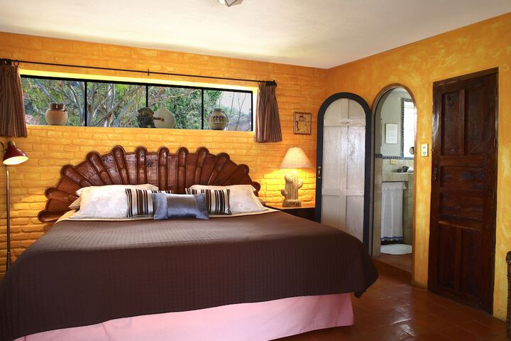 Room 3 of 86