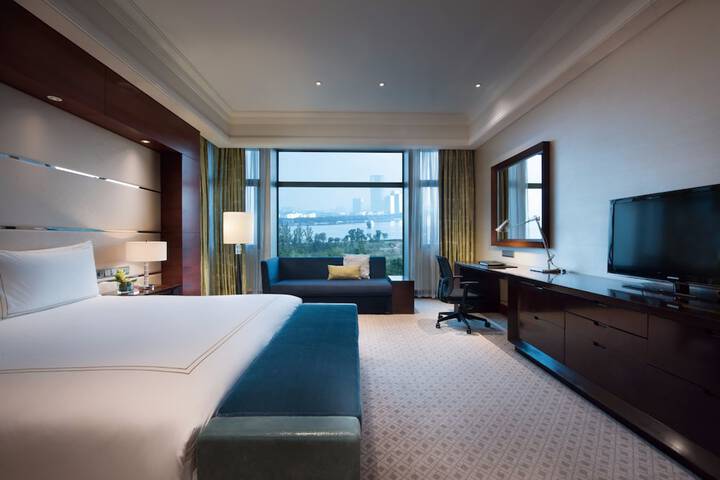 Room 5 of 41