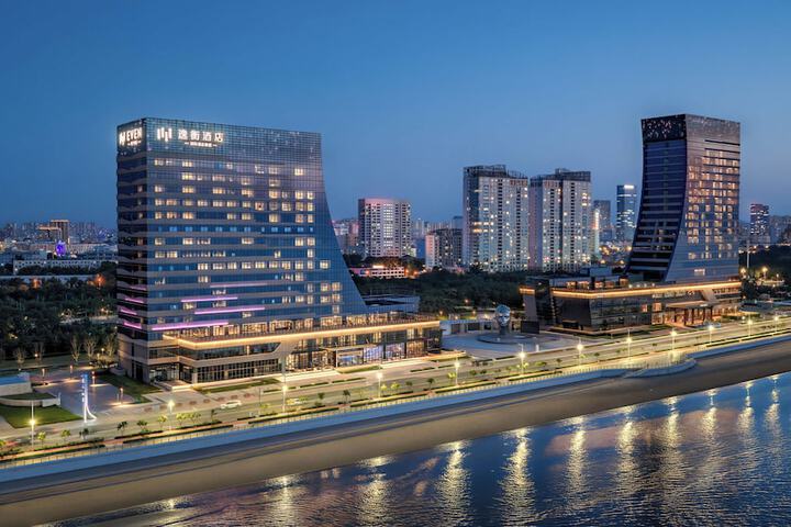 Exterior of EVEN Hotel Yantai Golden Coast by IHG