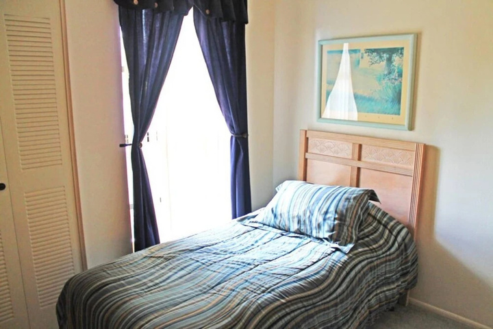 Room 4 of 13