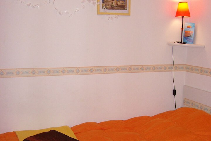 Room 2 of 18