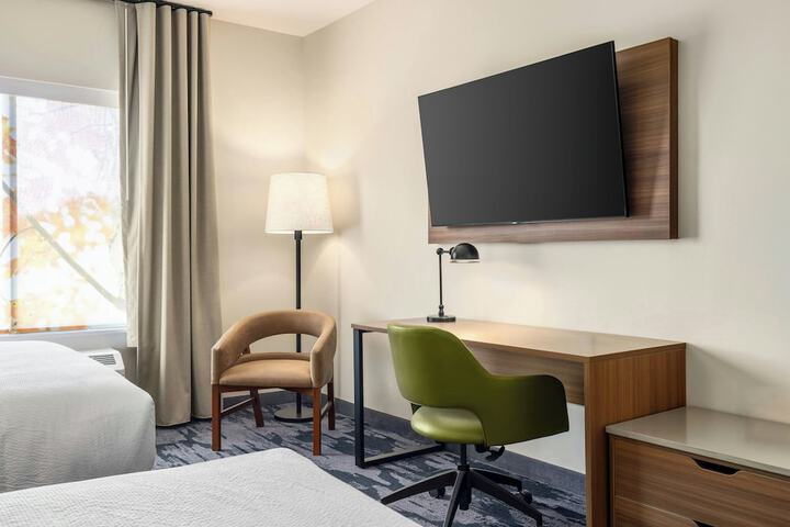 Room 12 of 32