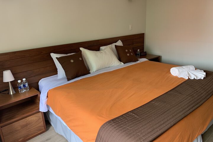Room 6 of 17