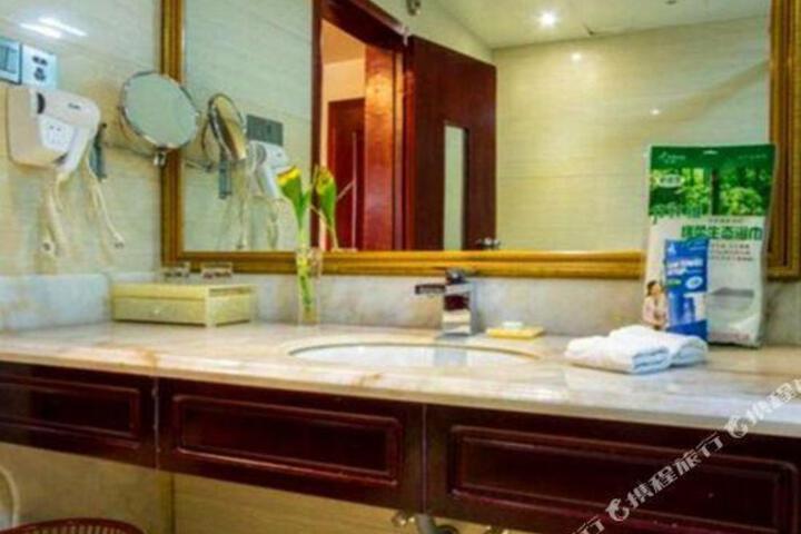 Jingjiang International Hotel