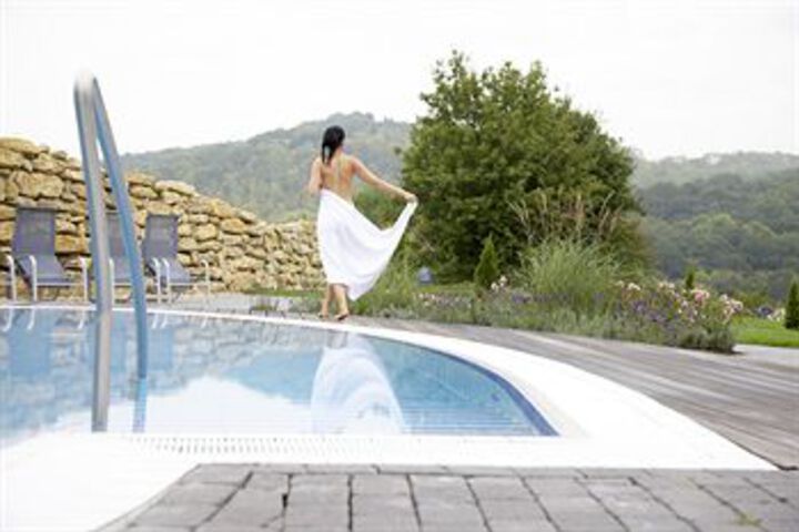 Pool 40 of 56