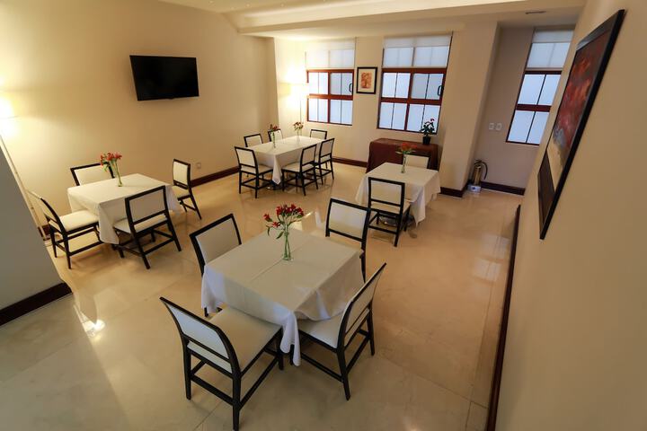 Breakfast area