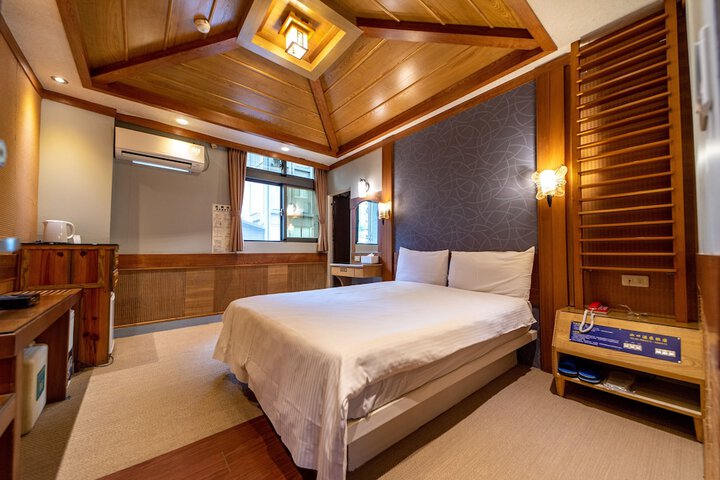 Room 26 of 65