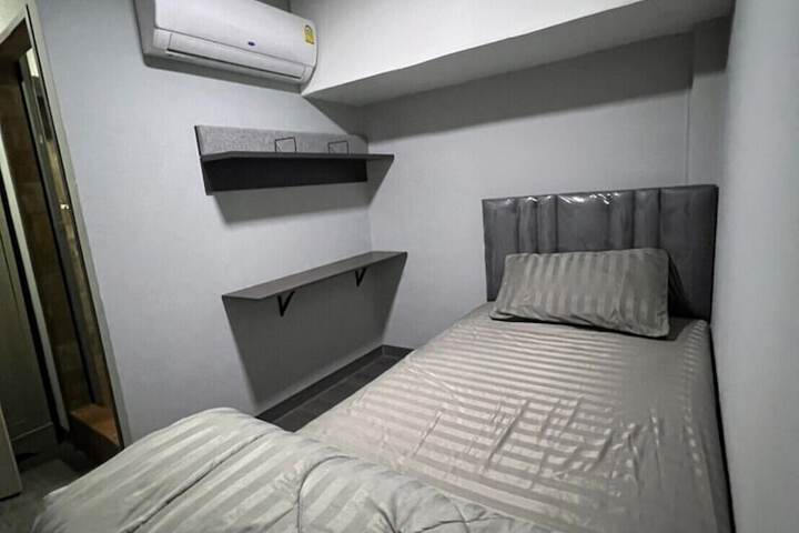 Room 8 of 38