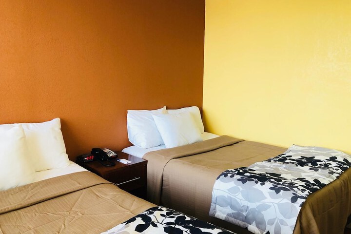 2 Double Beds (6 of 12)