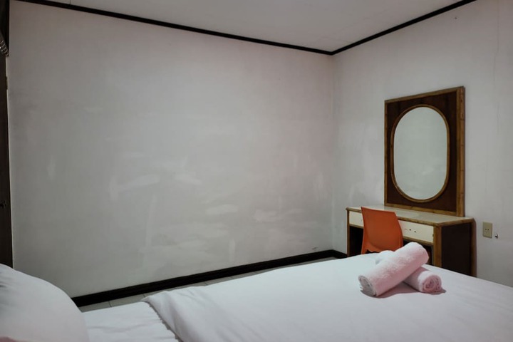 Room 16 of 63