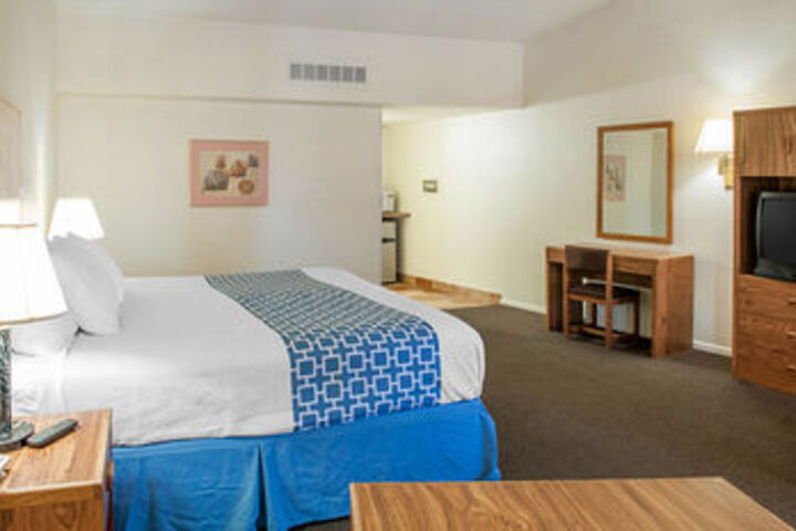 Room 8 of 23