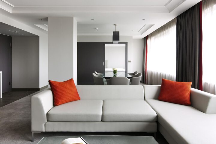 Room 45 of 126