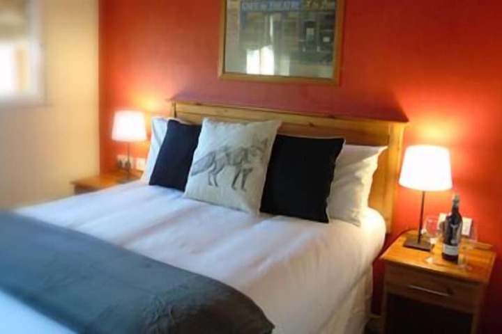 Room 2 of 26