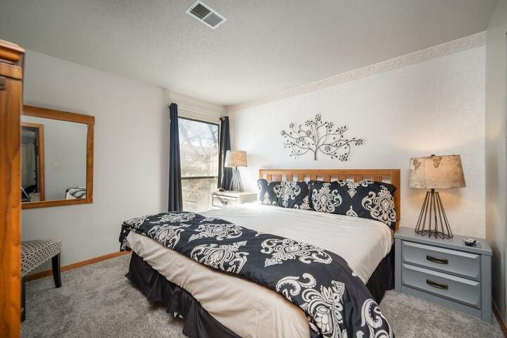Room 5 of 167