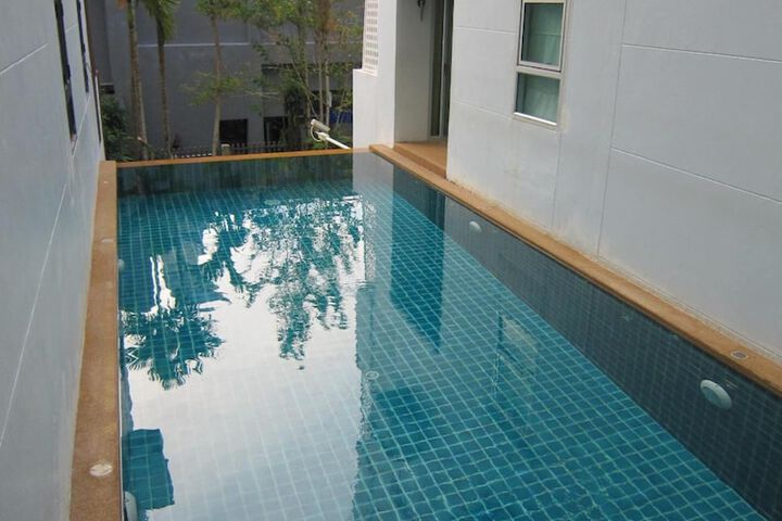 Pools & Facilities