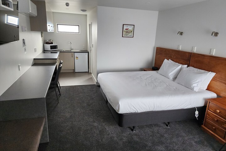 Room 15 of 36