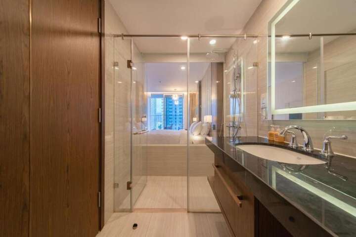 Room 21 of 37