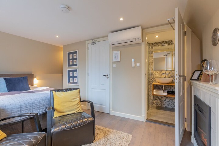 Room 5 of 47