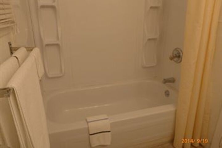 Room 10 of 42