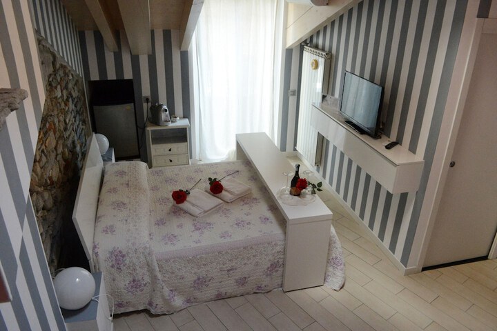 Room 9 of 45