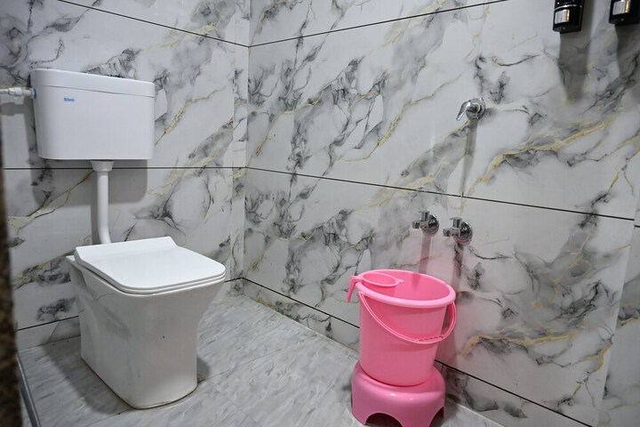 Room 14 of 21