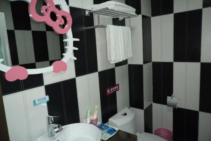 Room 5 of 29