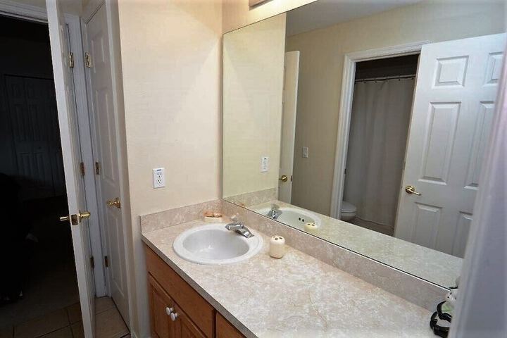 Room 16 of 24