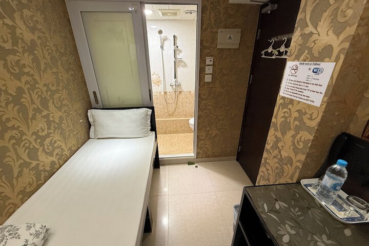 Room 30 of 139
