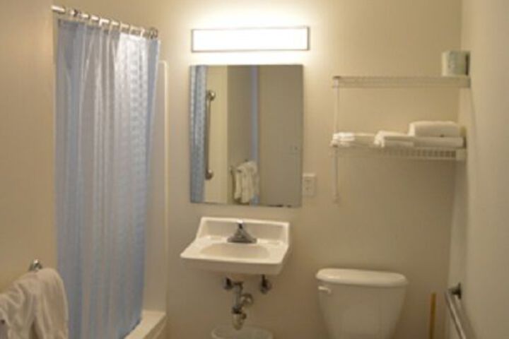 Room 9 of 12