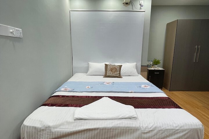 Room 18 of 66