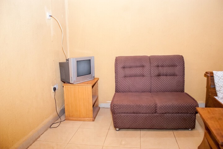 Room 11 of 20