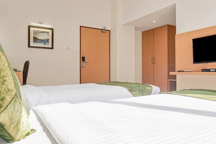 Room 32 of 37