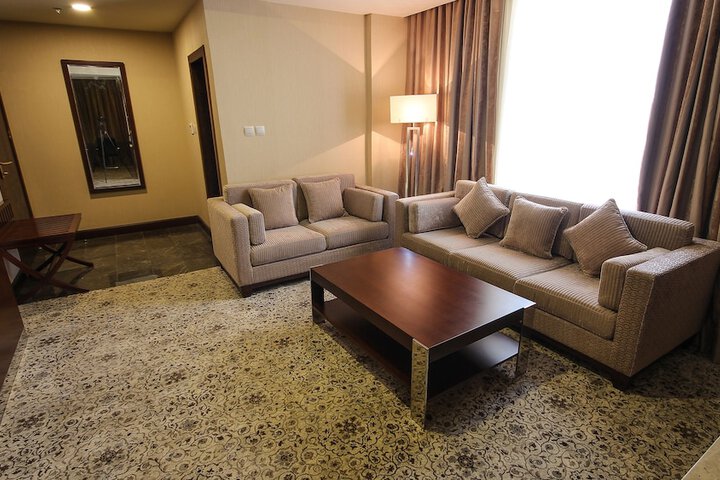Room 9 of 37