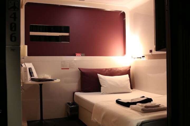 Room 5 of 37
