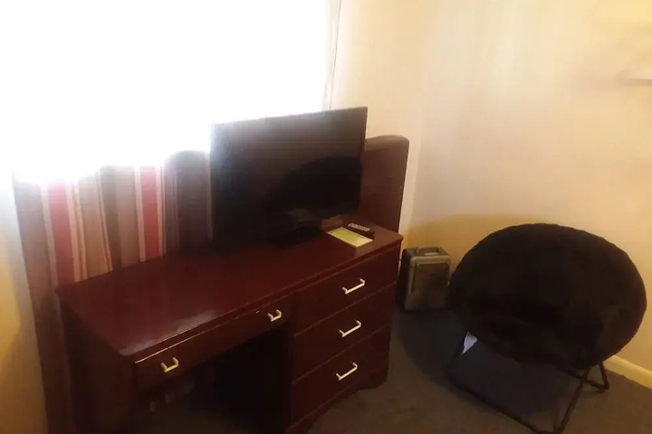 Room 5 of 15