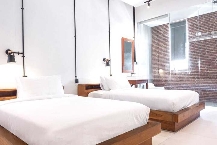 Room 3 of 31