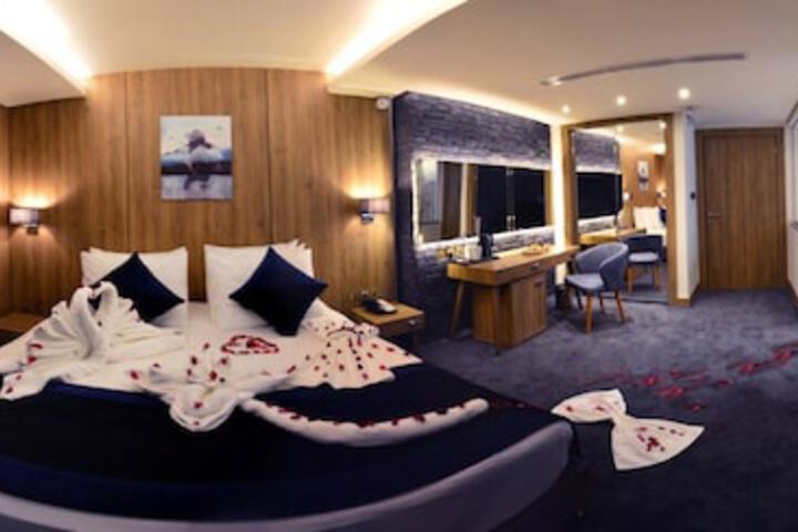 Room 5 of 36