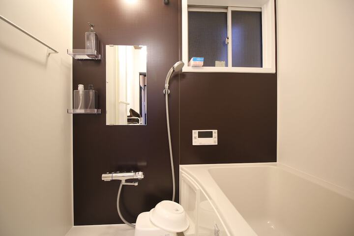 Room 12 of 17